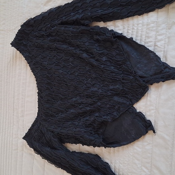 SHEIN Neck Cut Out Asymmetrical Top - Picture 13 of 16